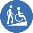 Piktogramm: Person im Rollstuhl und Begleitung auf einer Rampe